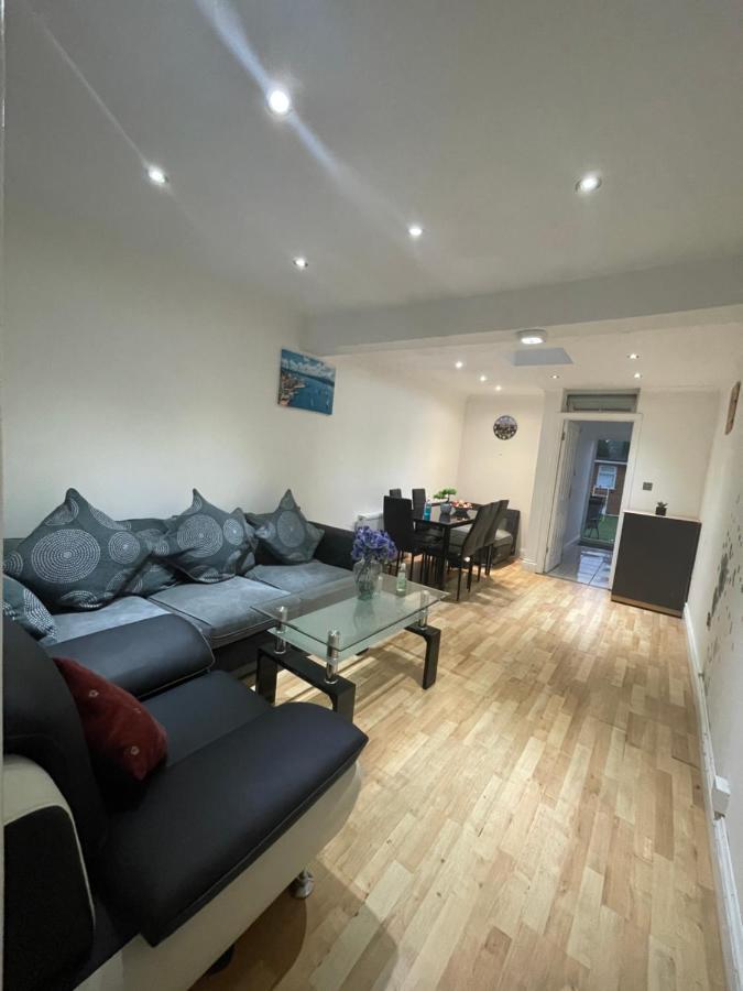 North Avenue Guest House Ltd, Heathrow Airport-Free Parking Hayes  Exterior photo