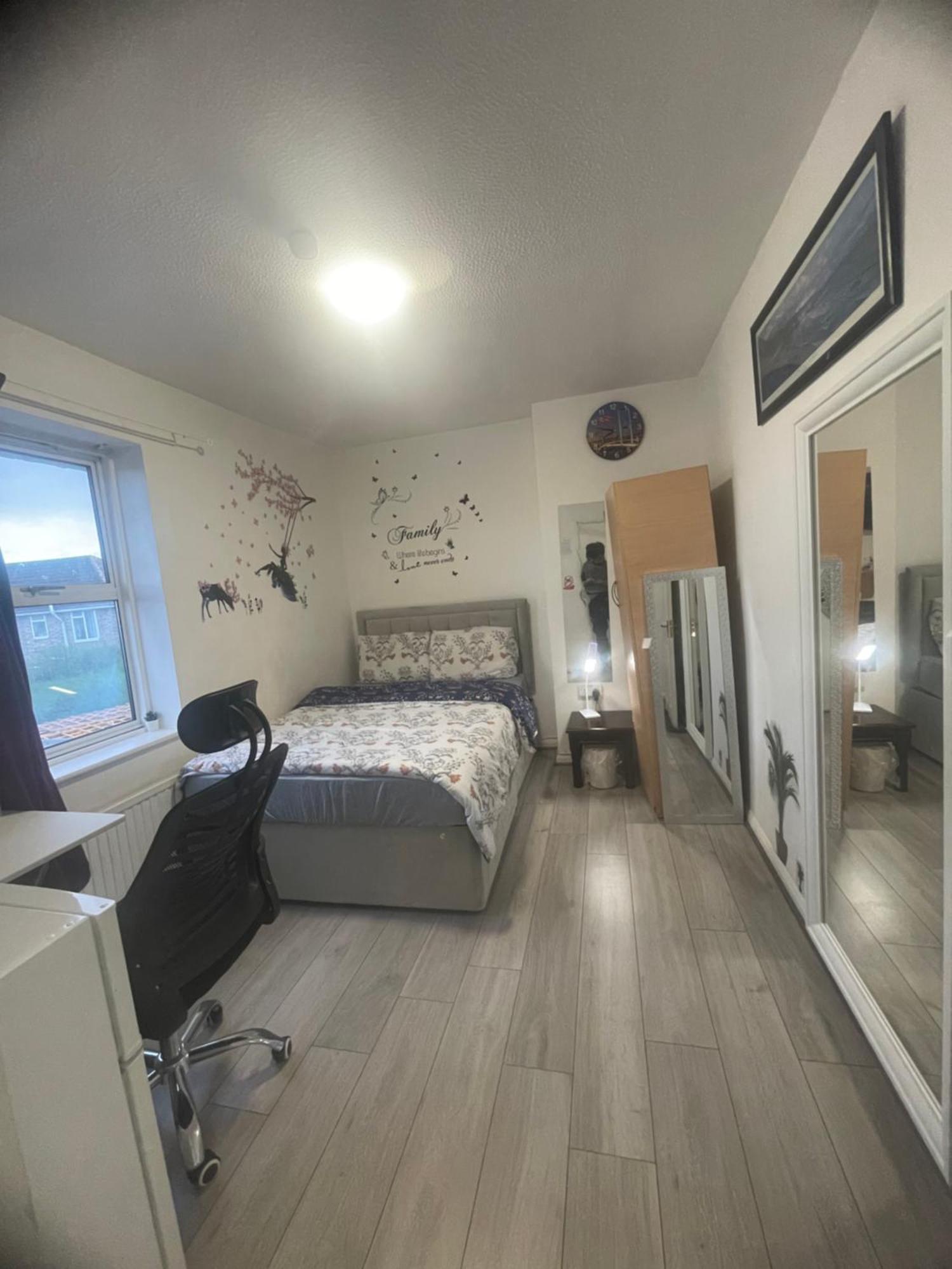 North Avenue Guest House Ltd, Heathrow Airport-Free Parking Hayes  Exterior photo