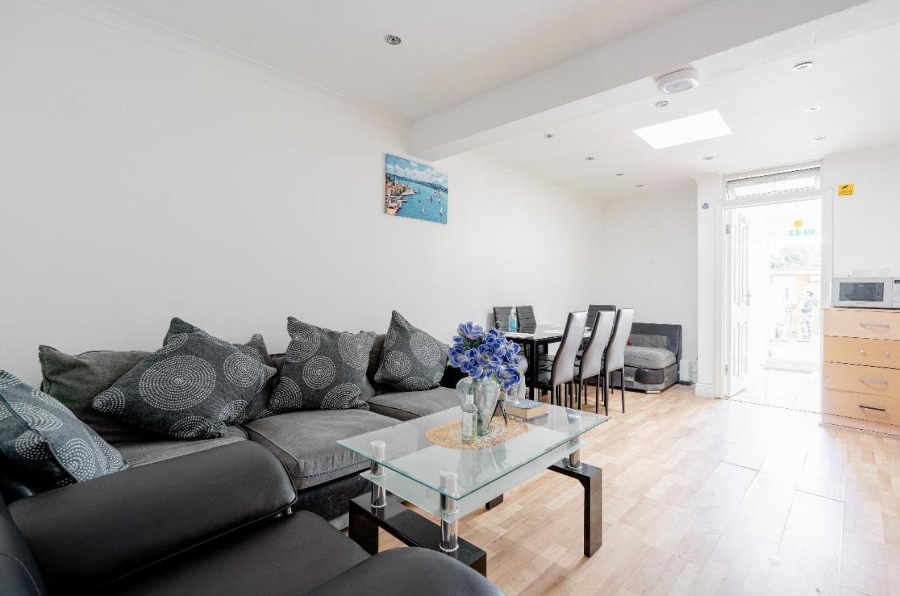 North Avenue Guest House Ltd, Heathrow Airport-Free Parking Hayes  Exterior photo