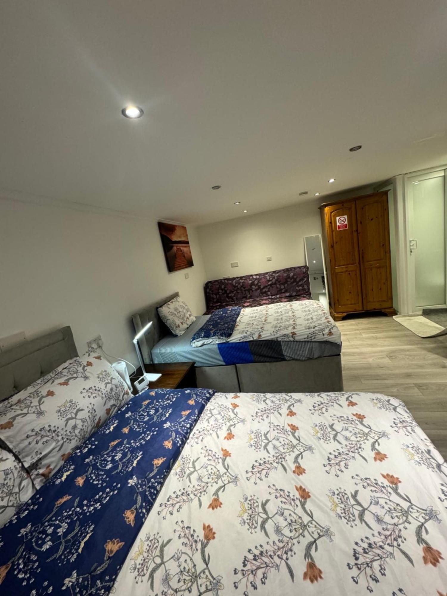 North Avenue Guest House Ltd, Heathrow Airport-Free Parking Hayes  Exterior photo