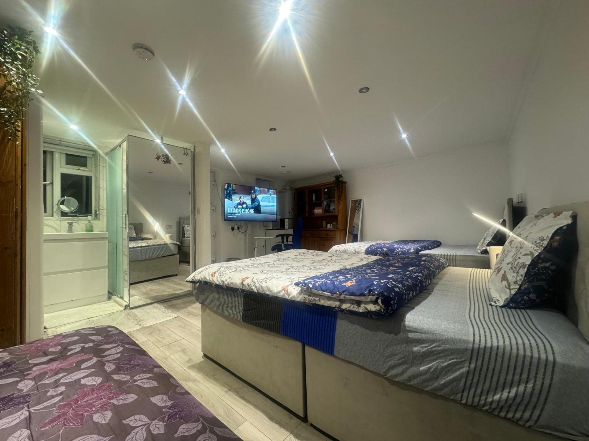North Avenue Guest House Ltd, Heathrow Airport-Free Parking Hayes  Exterior photo